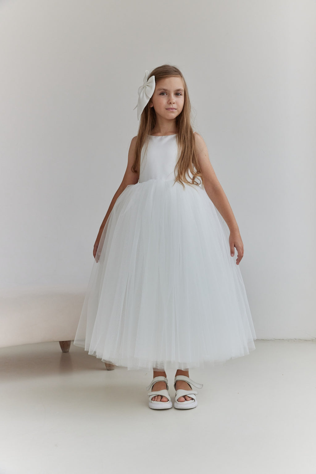 Satin Tulle Flower Girl Dress White Floor Length Holy Communion Gown with Open Back Bow