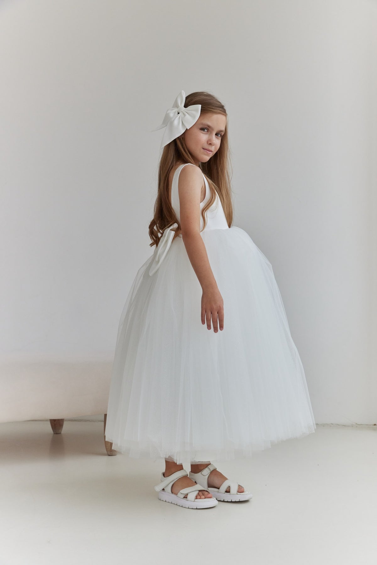 Satin Tulle Flower Girl Dress White Floor Length Holy Communion Gown with Open Back Bow
