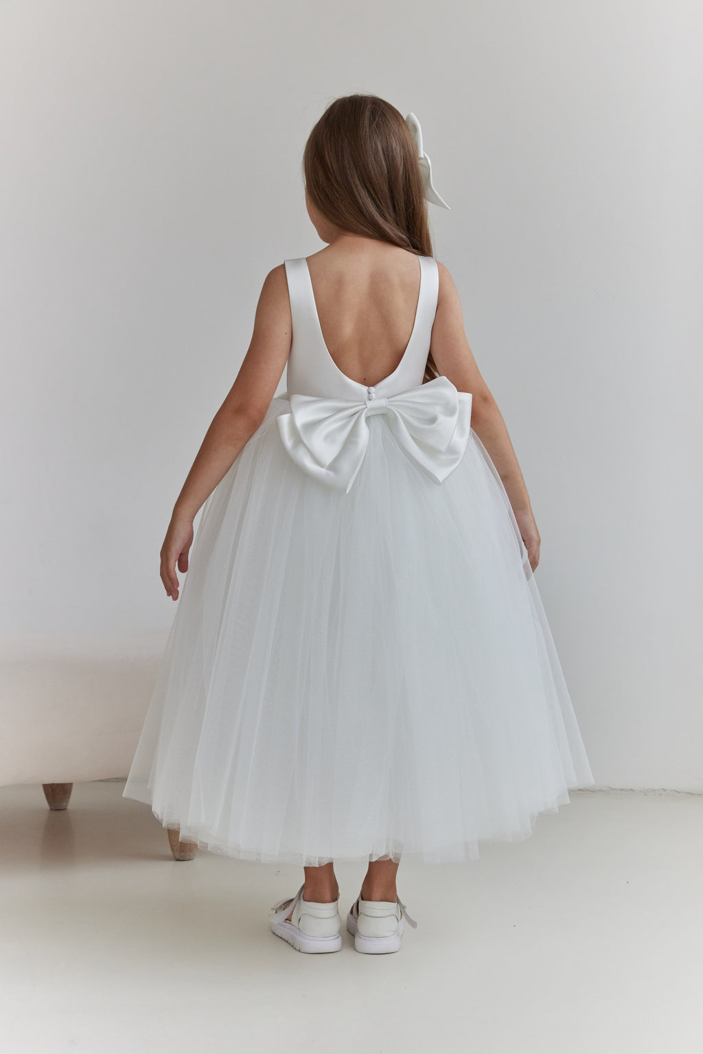 Satin Tulle Flower Girl Dress White Floor Length Holy Communion Gown with Open Back Bow