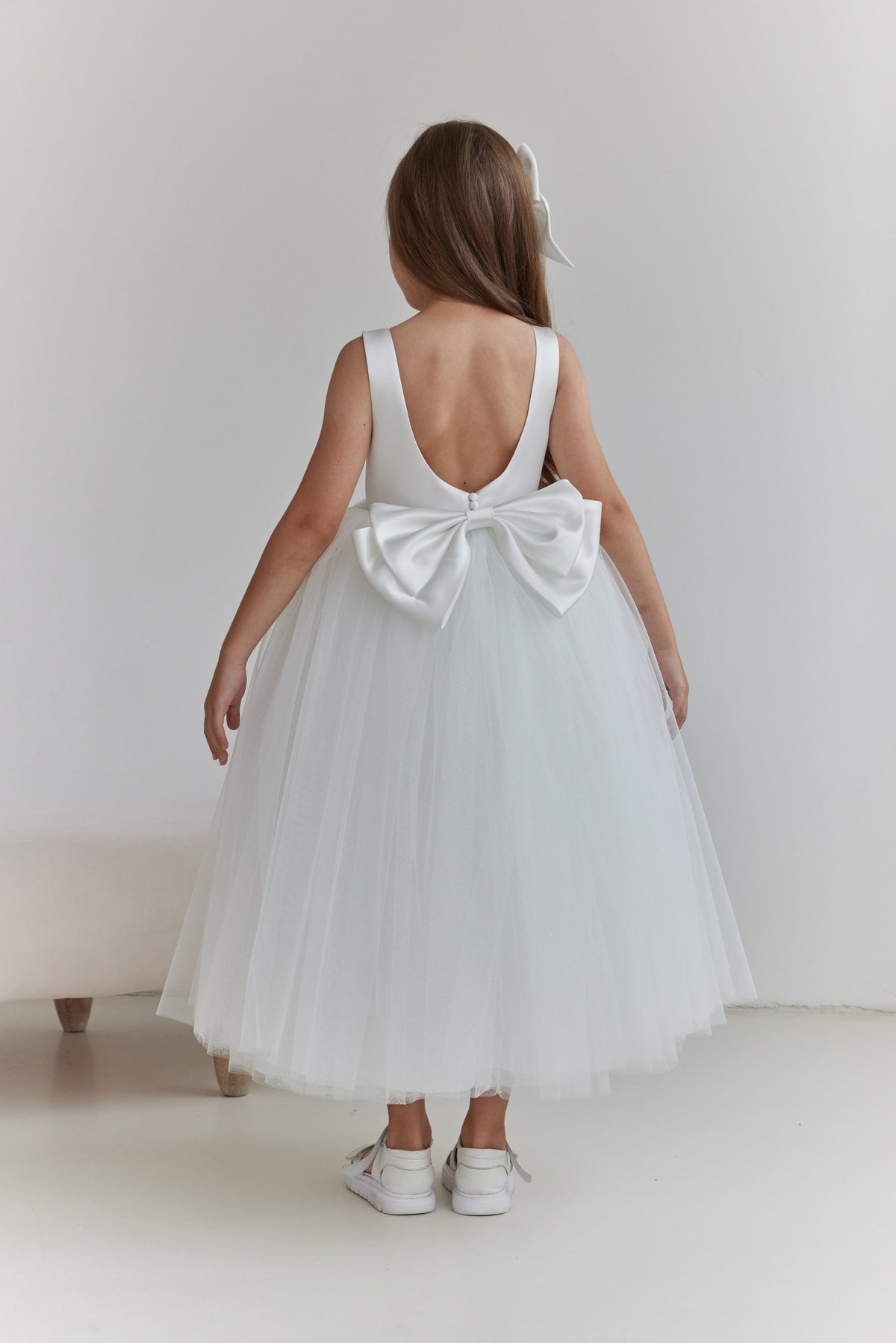 Satin Tulle Flower Girl Dress White Floor Length Holy Communion Gown with Open Back Bow