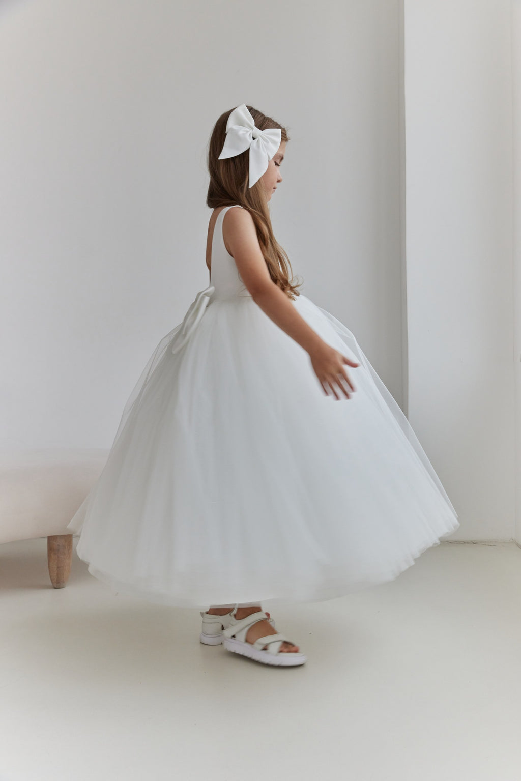 Satin Tulle Flower Girl Dress White Floor Length Holy Communion Gown with Open Back Bow