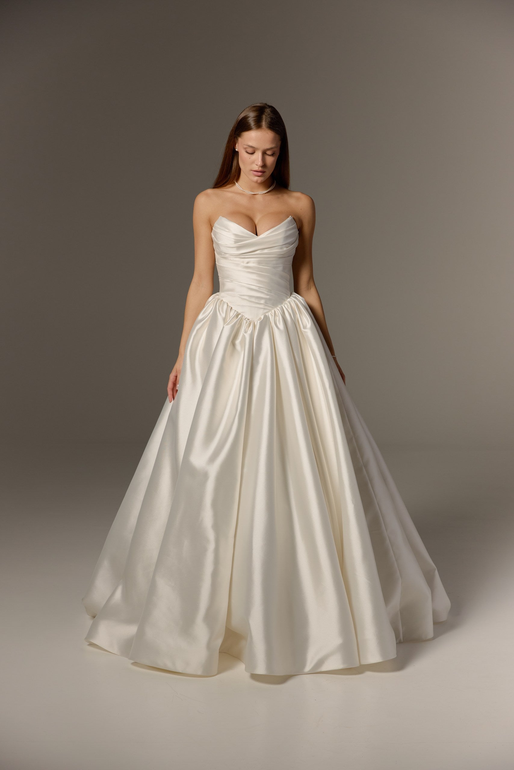 Corset Strapless Ball Gown Mikado Wedding Dress: A-line Bridal Dress with Train