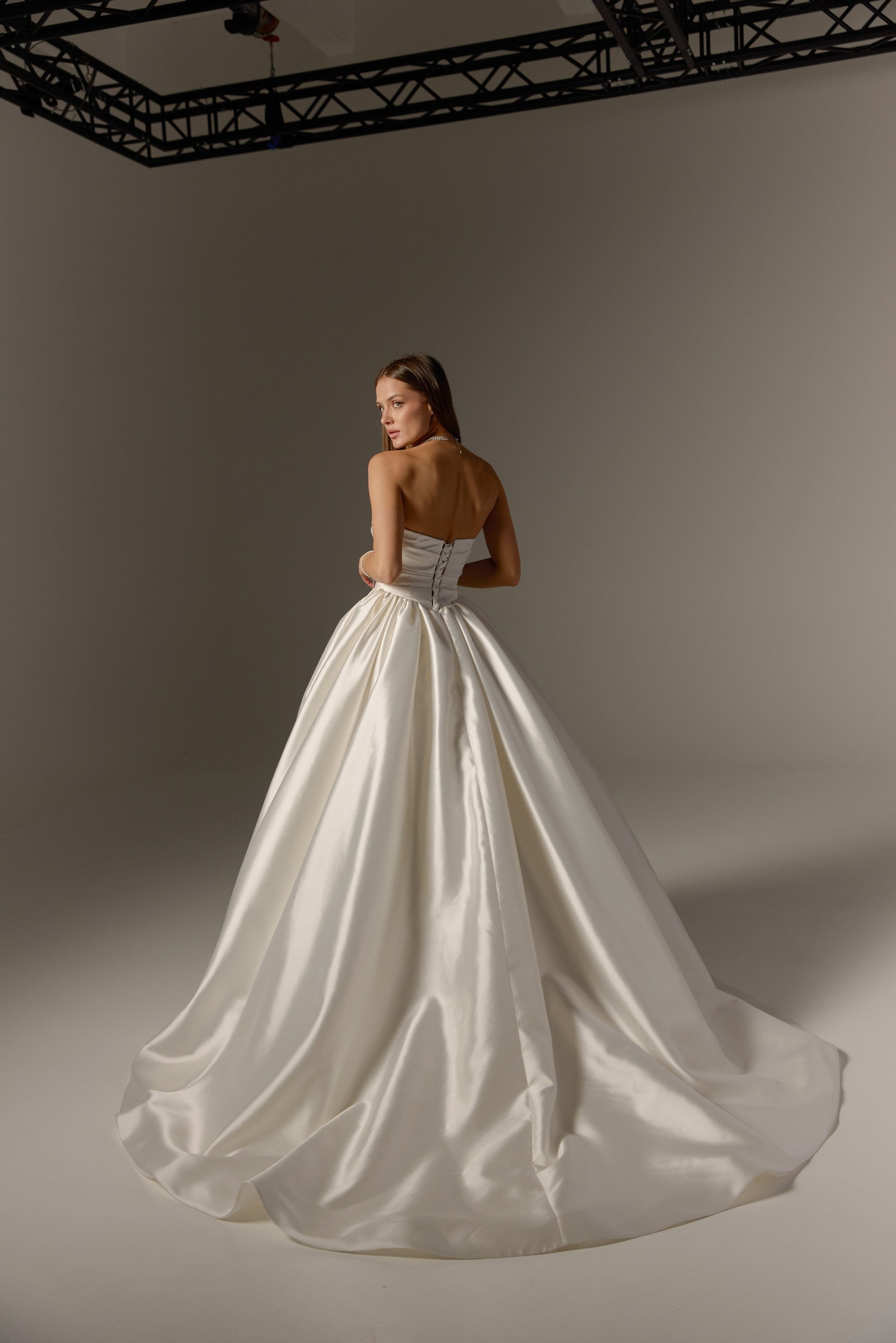 Corset Strapless Ball Gown Mikado Wedding Dress: A-line Bridal Dress with Train