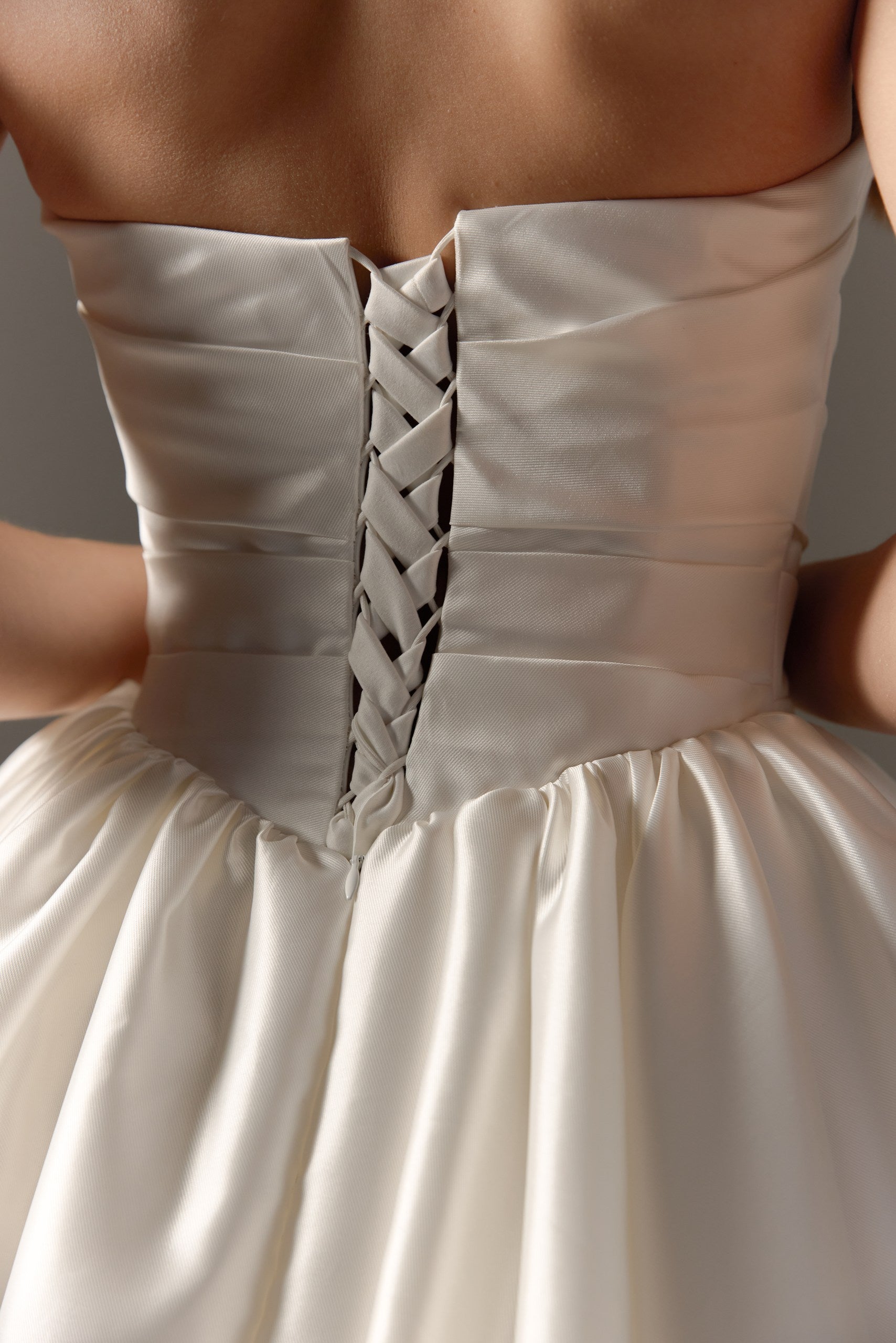 Corset Strapless Ball Gown Mikado Wedding Dress: A-line Bridal Dress with Train