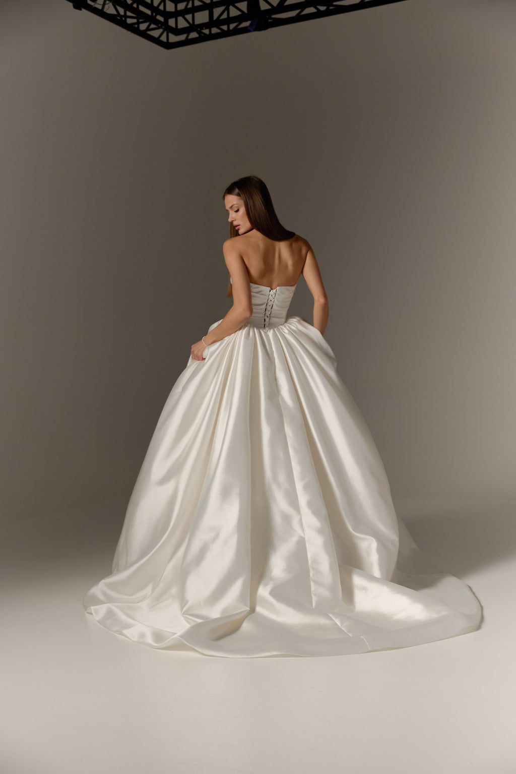 Corset Strapless Ball Gown Mikado Wedding Dress: A-line Bridal Dress with Train