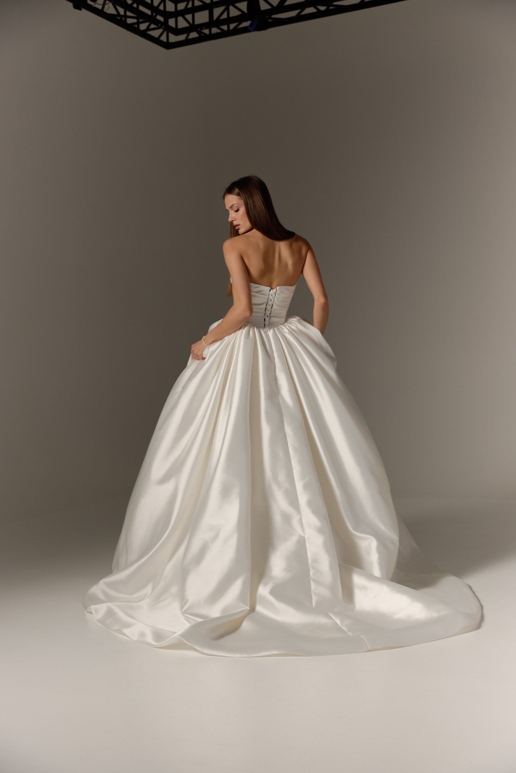 Corset Strapless Ball Gown Mikado Wedding Dress: A-line Bridal Dress with Train